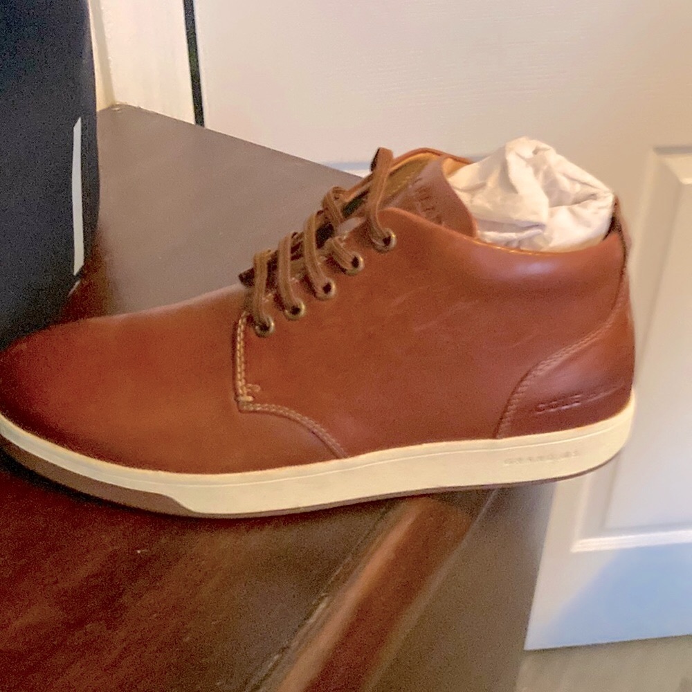 NIB. Cole Haan’s 9M Mid Tops